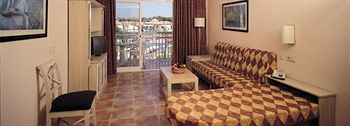 Apart-hotel Zafiro Picafort 4*