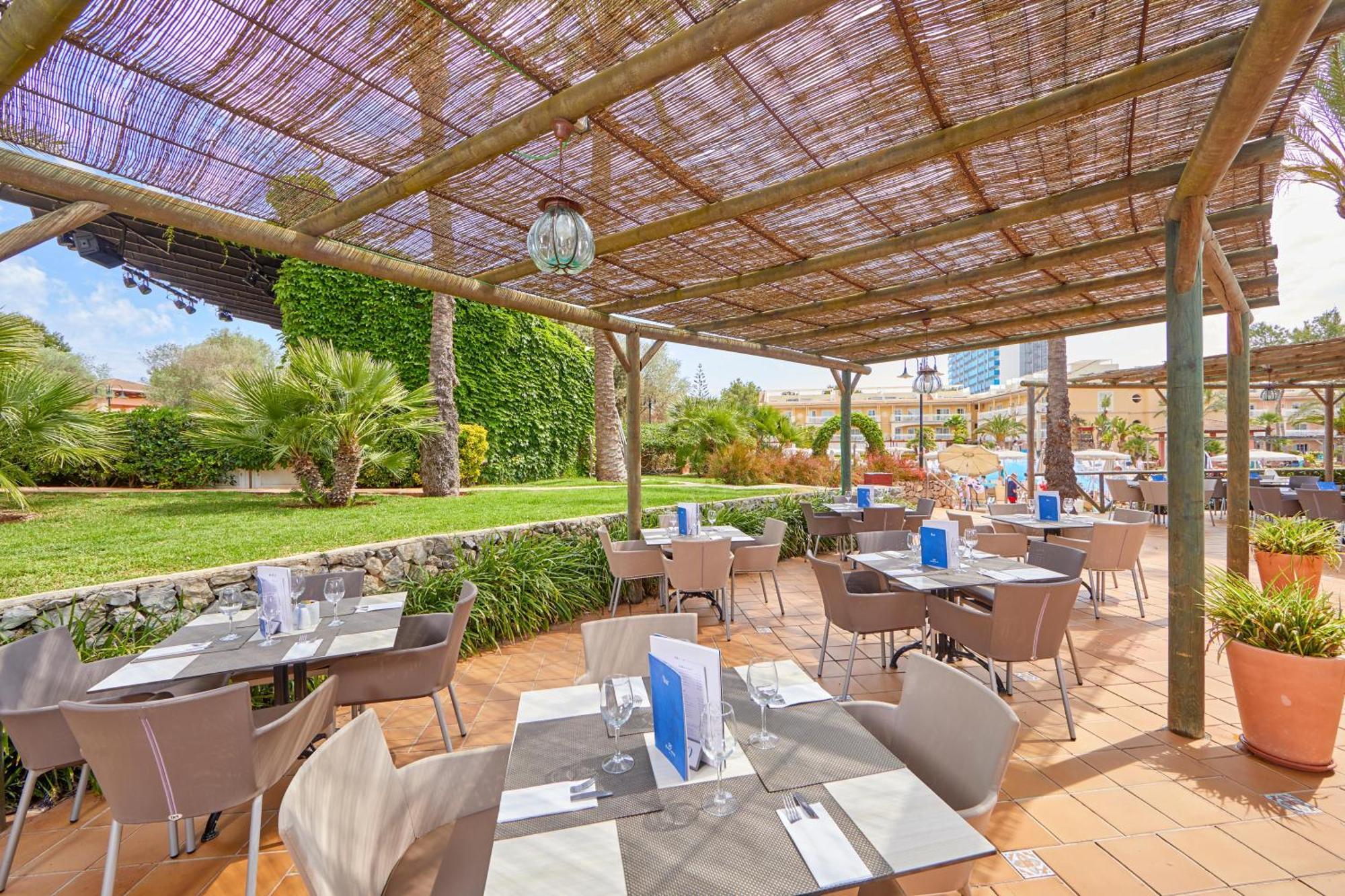 Zafiro Picafort Hotel apartamentowy 4*